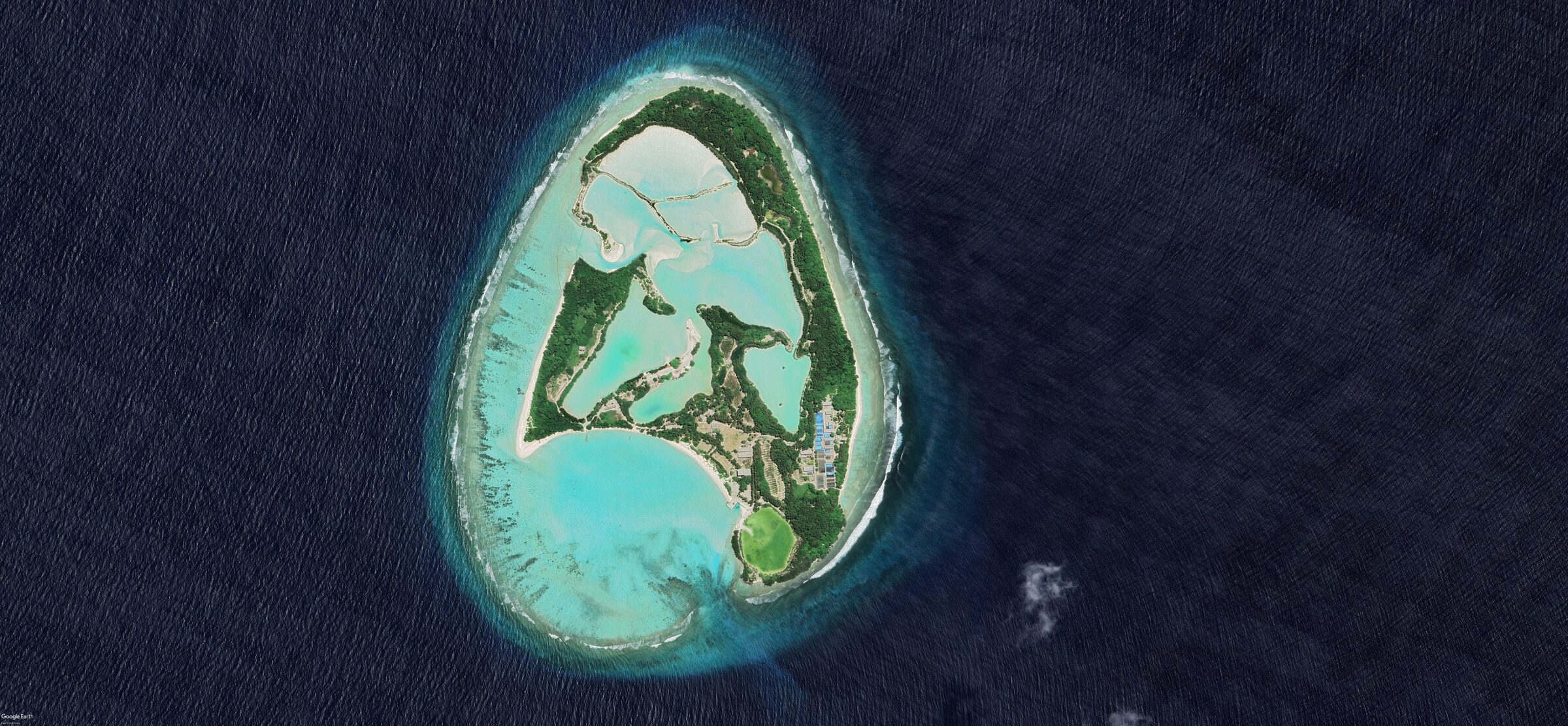 Aerial view of Nalandhoo island, Shaviyani Atoll